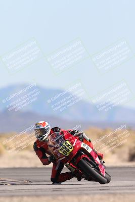 media/Dec-07-2025-CVMA (Sun) [[3e7d2de5dc]]/Race 9-Formula UL Shootout/